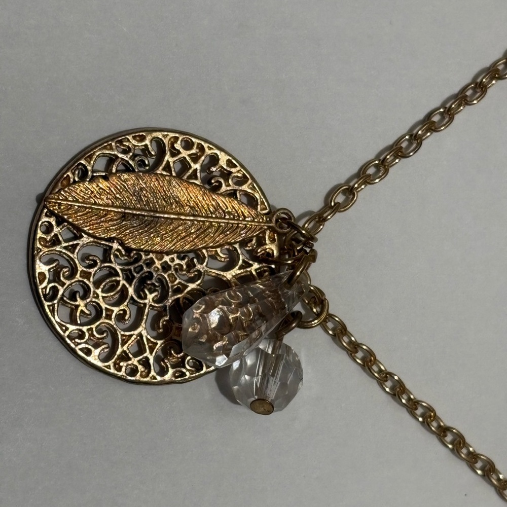 Vintage feather pendant gem and chain necklace - Picture 5 of 6